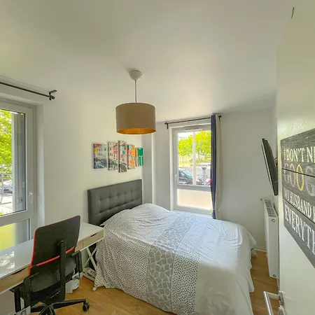 Homestay Comfortable In Near La Defense Arena And Paris With Very Good Wifi