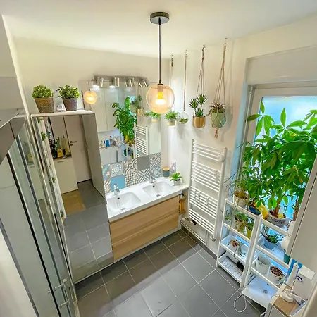 Homestay Comfortable In Near La Defense Arena And Paris With Very Good Wifi Nanterre