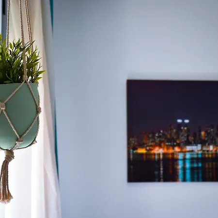 Homestay Comfortable In Near La Defense Arena And Paris With Very Good Wifi *