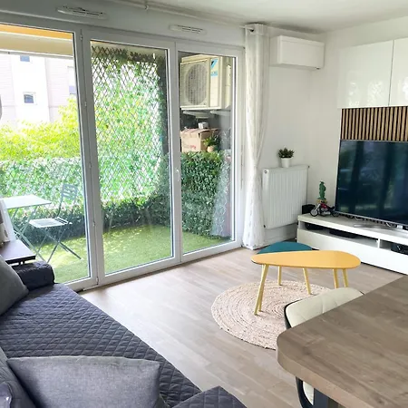 Comfortable In Near La Defense Arena And Paris With Very Good Wifi Homestay