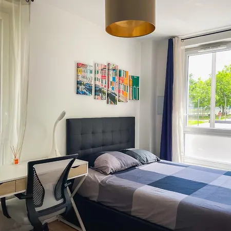 Homestay Comfortable In Near La Defense Arena And Paris With Very Good Wifi Nanterre